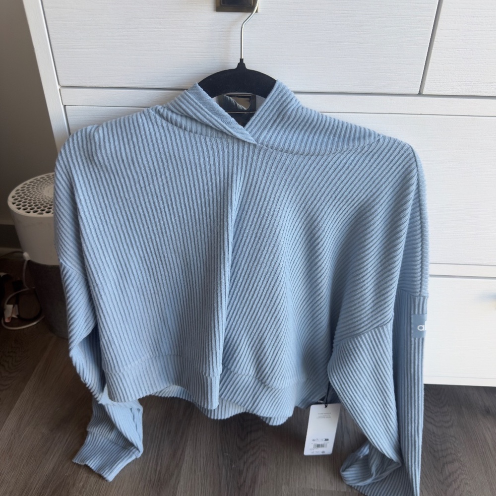 NEW WITH TAGS Alo Size: M Muse Hoodie in Celestial Blue
